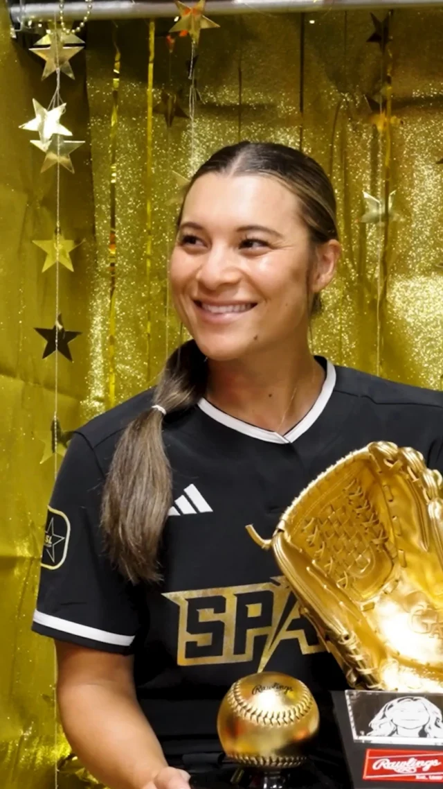 Sydney Romero took home the very first AUSL x Rawlings Gold Glove ð
Romero led all AUSL shortstops with 45 assists, five double plays, and a .974 fielding percentage!